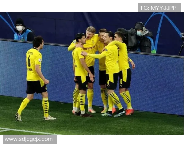 当今足坛最炙手可热的明星球员是谁引发了全球球迷的热议与关注